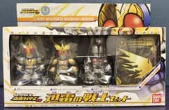 駈斗戦士　カードウォーリアー　仮面ライダーズ外伝　迅雷の戦士セット　未開封品のサムネイル