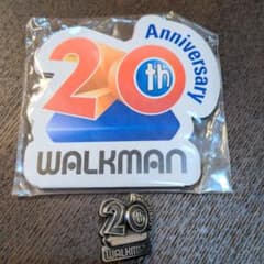 WALKMAN　20周年記念　ピンバッジ&メモのサムネイル