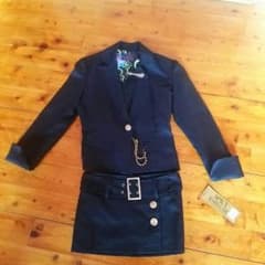 先日購入したんですけど、試着したら、私にはサイズが合わず出品しました。のサムネイル