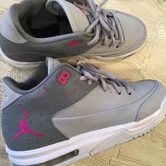 jordan スニーカーのサムネイル