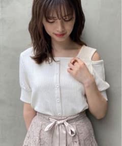 MAJESTIC LEGON 半袖 肩あき 夏 トップス アイボリー 中古のサムネイル