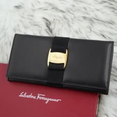 未使用級 Salvatore Ferragamo 長財布 ヴァラリボン ブラック - メルカリ