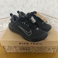 新品NIKE TRAIL ブラック GORE-TEX スニーカーのサムネイル