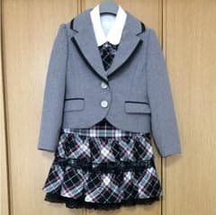 a.v.v 入学式 スーツ 120 美品 一度のみ使用のサムネイル