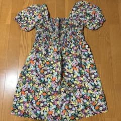 花柄パフスリーブワンピース 140CMのサムネイル