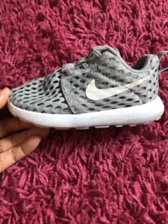 NIKE 大人気だったグレーメッシュローシワンのサムネイル