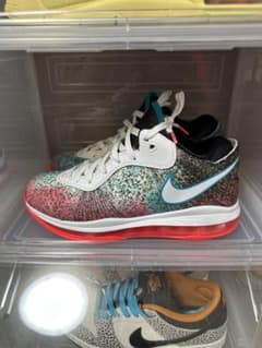 NIKE バスケットボールシューズのサムネイル