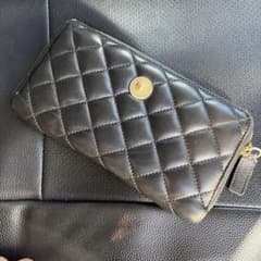 阿*羅様 VERSACE ヴェルサーチ 長財布 キルティング ラウンドファスナーのサムネイル