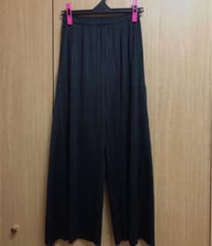 美品✨ イッセイミヤケ PLEATS PLEASE  ワイドパンツ 黒色サイズ1のサムネイル