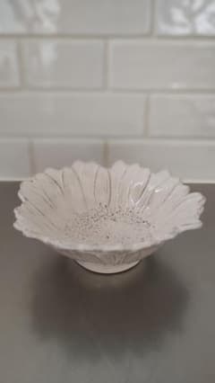 VIRGINIA CASA お花モチーフ 陶器製 ボウルのサムネイル