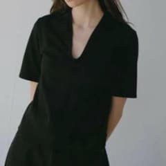 ETRE TOKYO プランジングネックTee 定価12,100円 - メルカリ