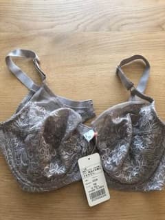 ダイアナ ブラジャー 新品タグ付きのサムネイル