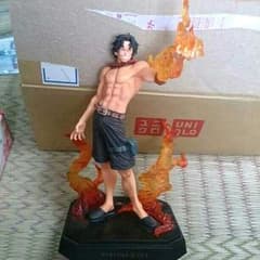 ワンピース エースフィギュアのサムネイル