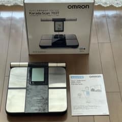 OMRON KaradaScan 703T 体重計 - メルカリ