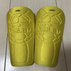 4☻zk 様専用　ATHLETA サッカー シンガード すねあて イエローのサムネイル
