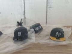 New Era キャップ ミニチュア フィギュア 2種セットのサムネイル