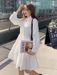 白ワンピース　韓国　フレアのサムネイル