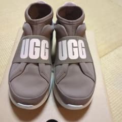 UGG スリッポンスニーカー ブラウン　23㌢のサムネイル