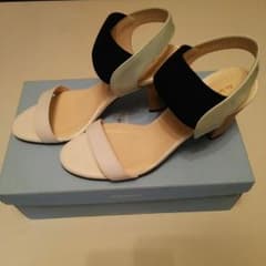 【値下げ】定価26000円  ⭐ Au Bannister ⭐ 美品 サンダルのサムネイル