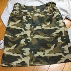 コメントで２０００円 迷彩柄スカートのサムネイル