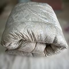 ペイズリー柄 高級羽毛掛け布団 150x210cm カバー付き - メルカリ