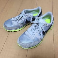 NIKE スニーカーのサムネイル