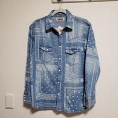 【新品】BLUE PORT ペイズリー柄デニムシャツのサムネイル