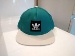 アディダス(adidas)　キャップ　帽子のサムネイル
