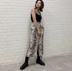 sly ZEBRA FRONT BUTTON SLIT スカートのサムネイル