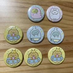 すみっこ缶バッジ8個➕アクリルチャームのサムネイル