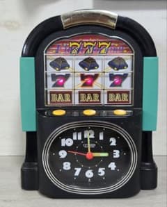 本日まで】目覚まし時計 スロットマシン型 CITIZEN 昭和レトロ - メルカリ