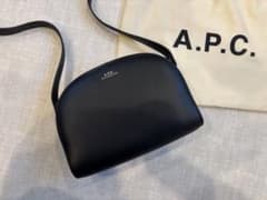 【お値下げ】A.P.C ハーフムーンショルダーバッグ 黒　保存袋付のサムネイル