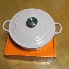 ルクルーゼ 22cm ピンク両手鍋のサムネイル