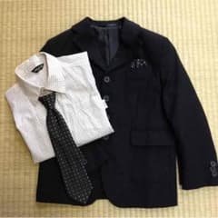 小学校入学式用スーツのサムネイル