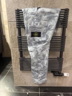 M*i様 STONE ISLAND カモフラージュ柄 カーゴパンツ　29のサムネイル