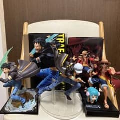 Thumbnail of 一番くじルフィロジャーマントA賞、トラファルガーロー、ワンピースフィギュアセット