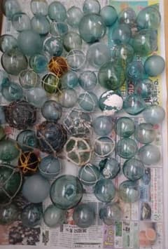 ガラス 浮き玉のサムネイル