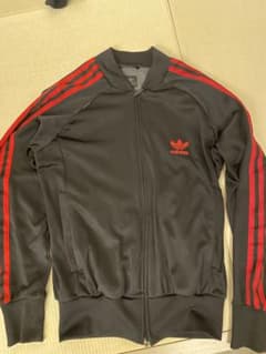 最終値下げ adidas 黒 赤 ジャージ3本ライン古着のサムネイル
