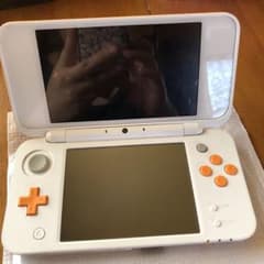 Newニンテンドー2DS LL ホワイト×オレンジのサムネイル