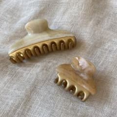 acca ヘアクリップ　2つセットのサムネイル