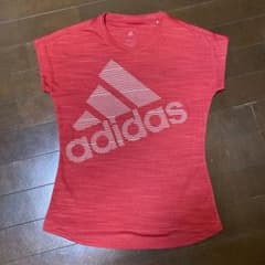 adidas ロゴ入り レッド Tシャツ Mのサムネイル