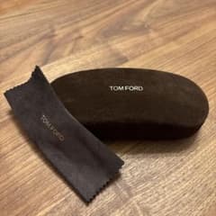 TOM FORD サングラスケース クリーニングクロス付きのサムネイル