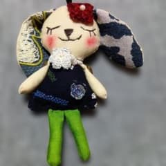 ハンドメイド うさぎ ぬいぐるみ チャーム ミナペルホネン - メルカリ