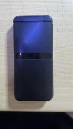 京セラ KY-42C docomo ガラホ 本体 ブラック 動作確認済み 4G◎のサムネイル
