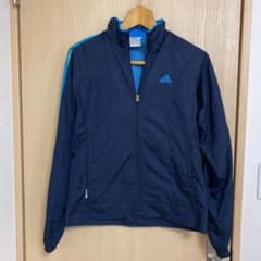 お値下げしました　アディダス　ウィンドブレーカーのサムネイル