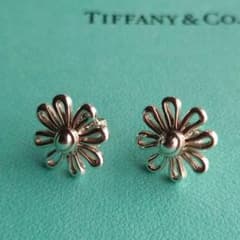 どっち様専用 Tiffany&Co. 箱付 ティファニー デイジー ピアスのサムネイル