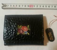 久家道子　プチポアン　エナメルクロコ型押財布(黒色)のサムネイル
