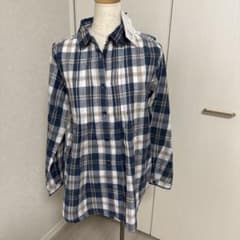 新品未使用　Little Lilyネイビーとホワイトのチェック柄長袖シャツのサムネイル