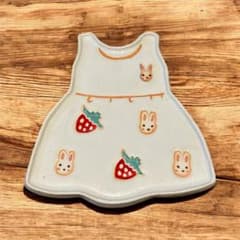 木村涼子 うさぎ いちご プレート ワンピース お皿 木村涼子 うさぎ いちご プレート ワンピース お皿 - メルカリ