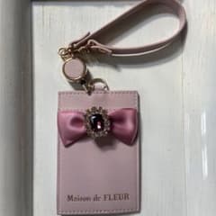 Maison de FLEUR リボン付きパスケースのサムネイル